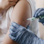 Brasil lança arma histórica contra a dengue: vacina 100% nacional e de dose única